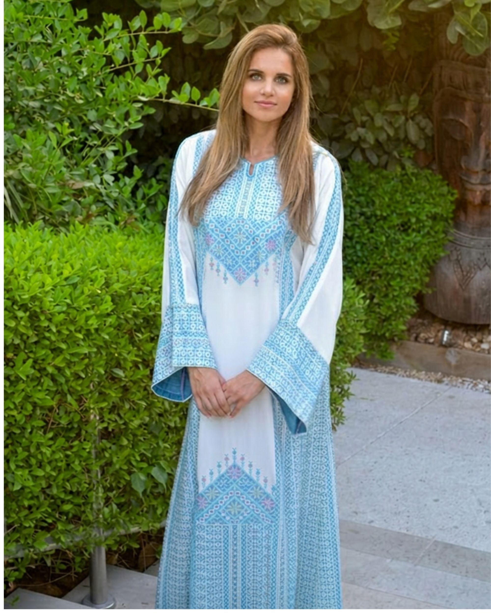Lulu - White & Blue