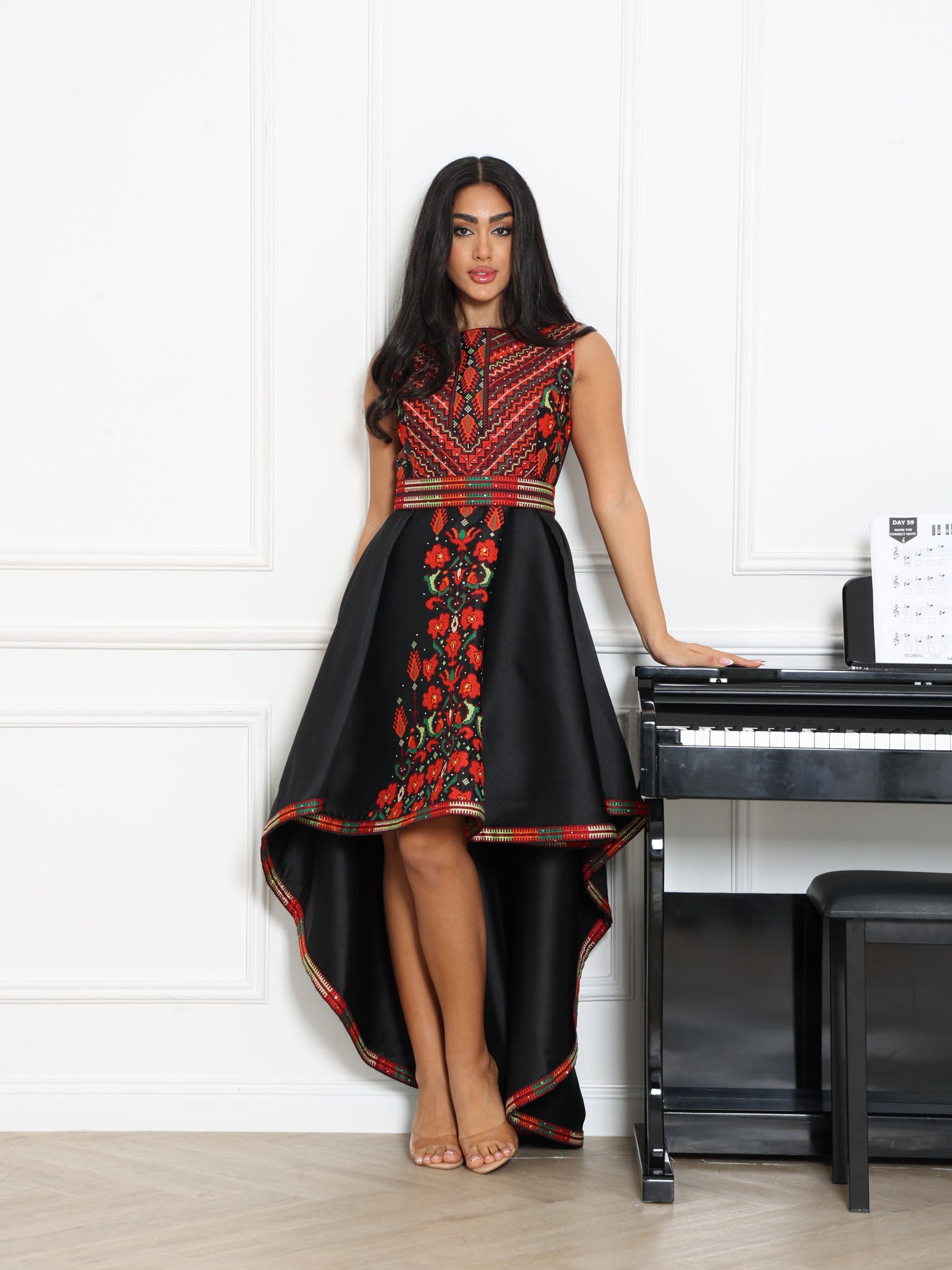 Malak - Black Amber