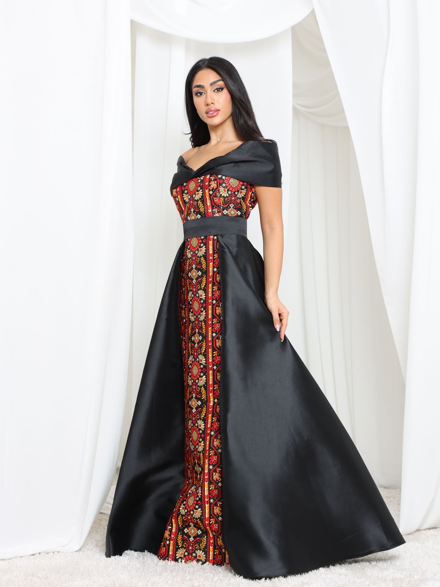 Amira - Black Onyx
