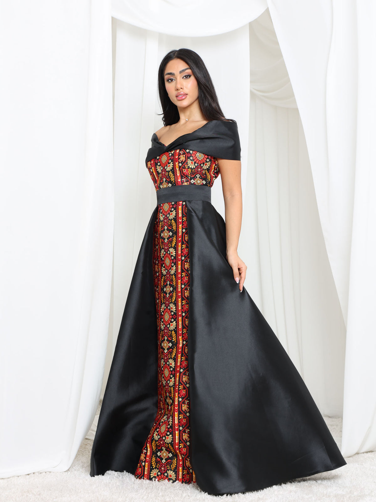 Amira - Black Onyx