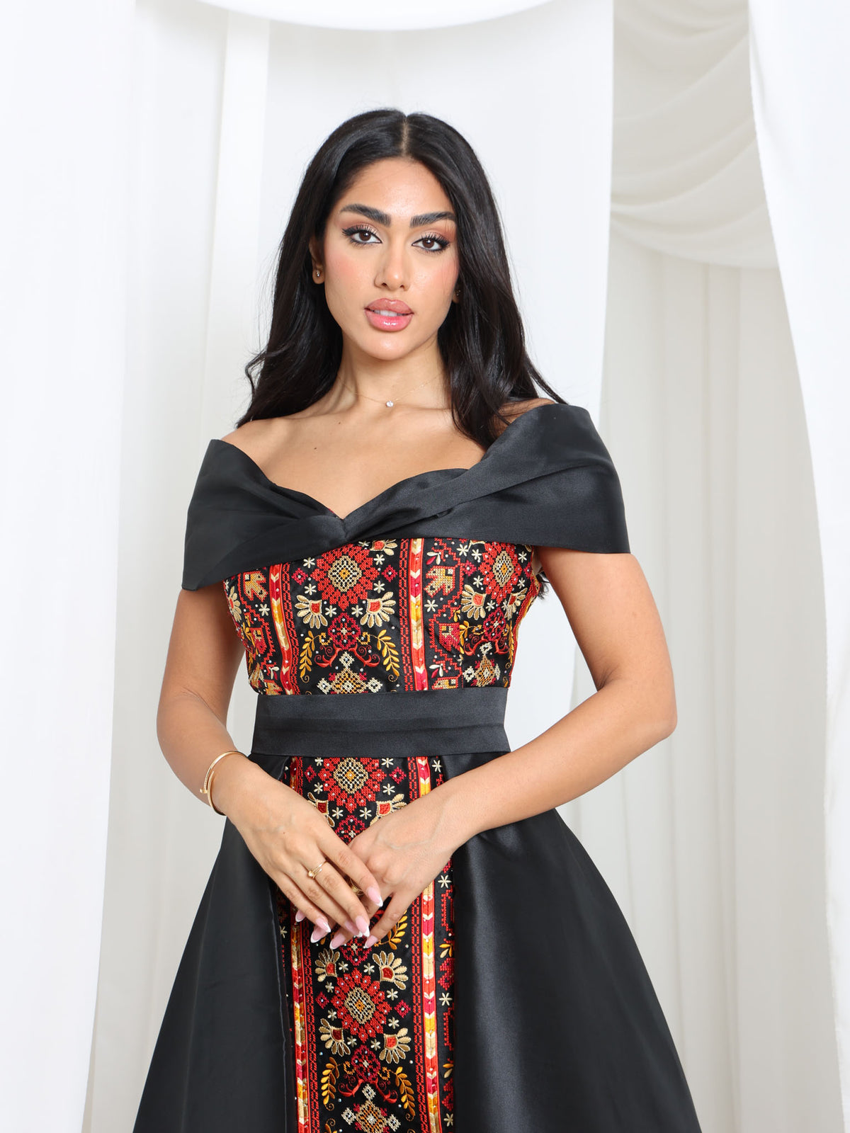 Amira - Black Onyx