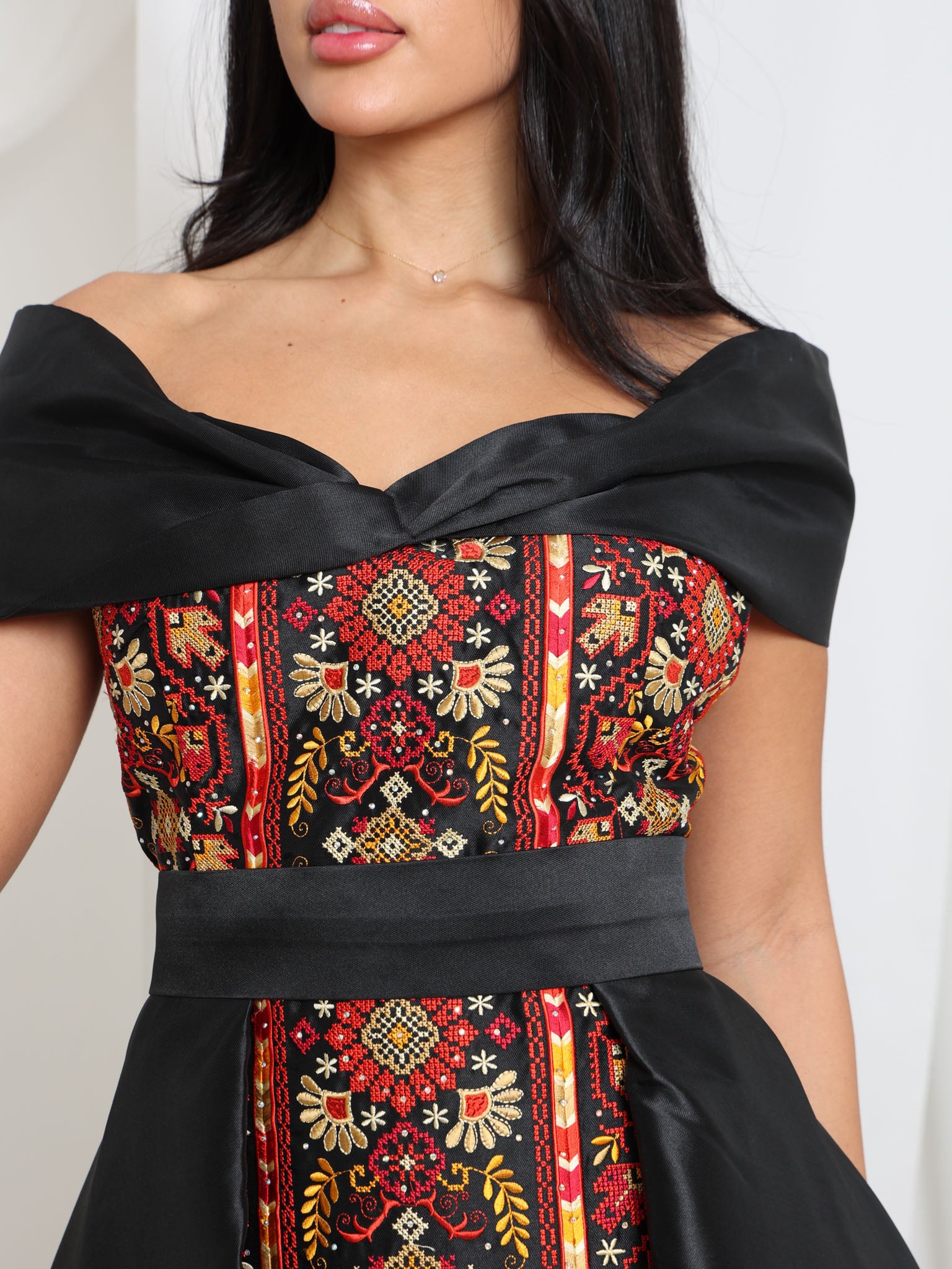 Amira - Black Onyx